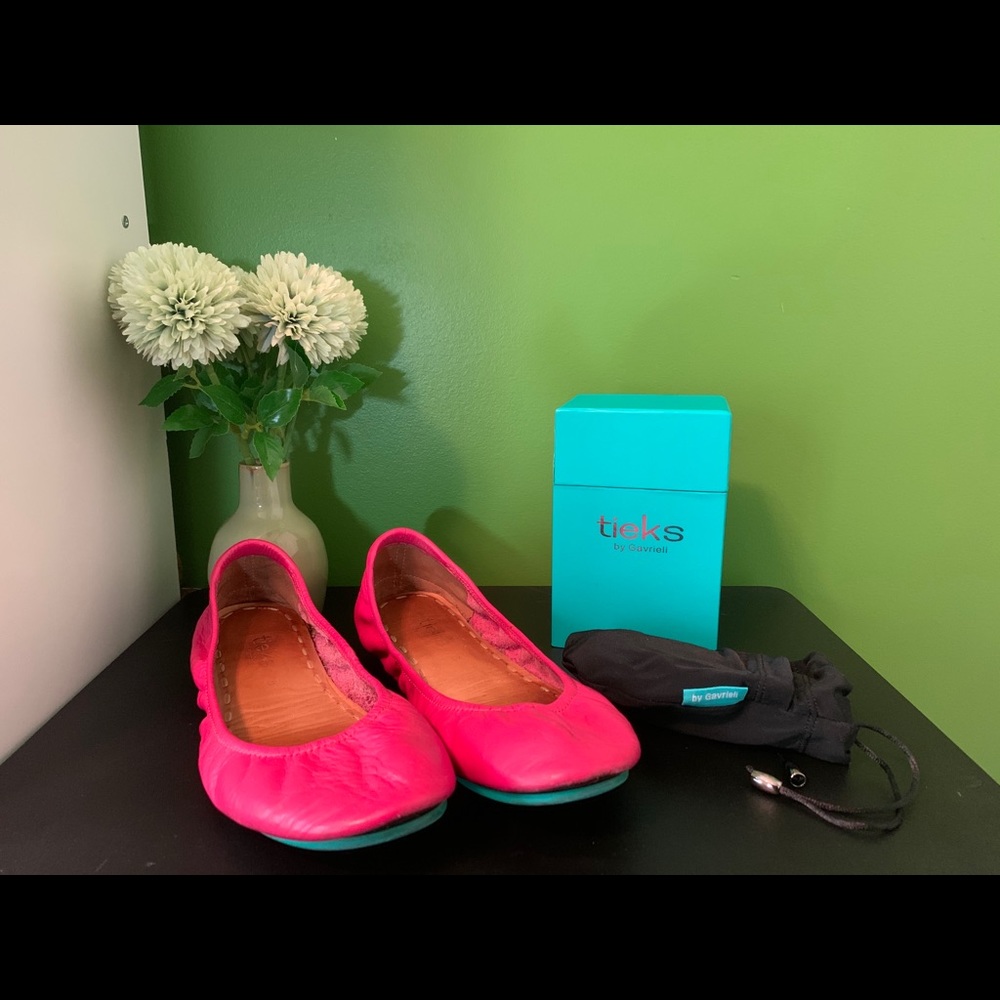 Fuchsia Tieks, Size 8